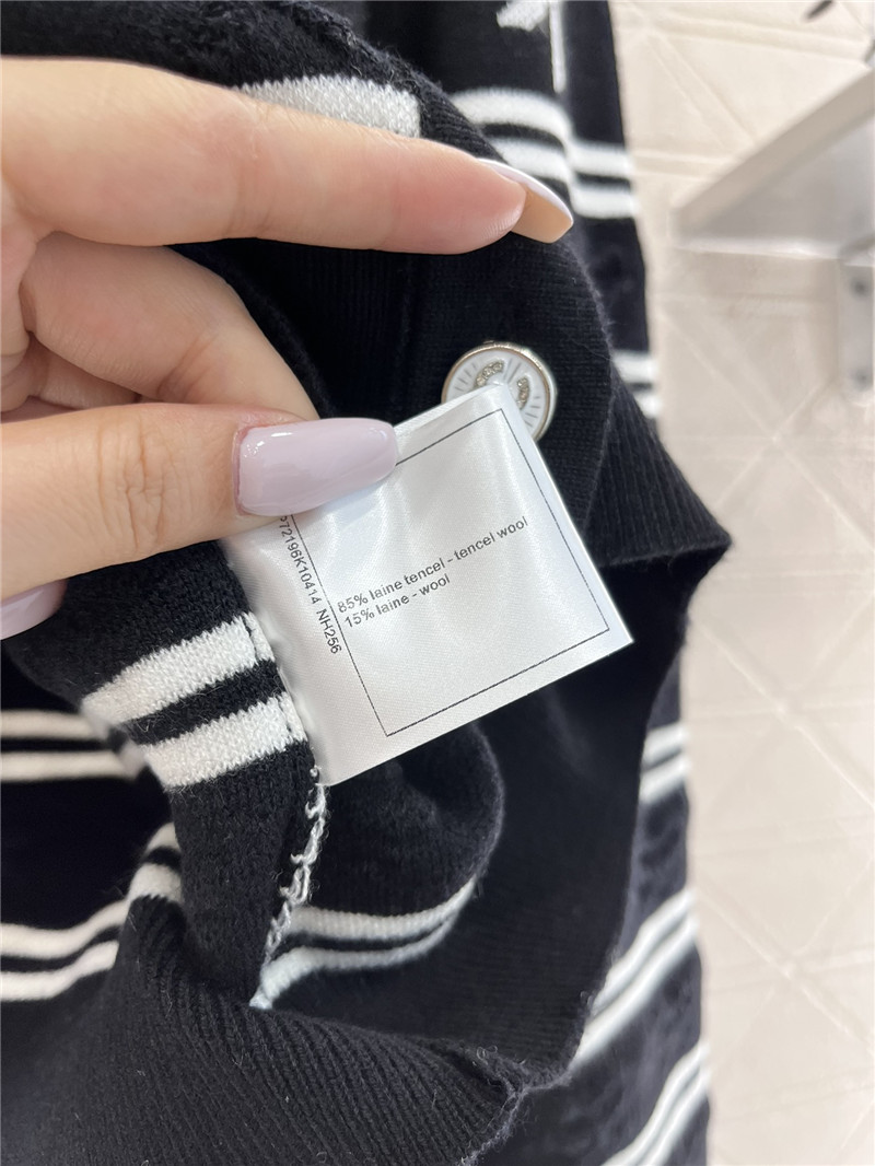 Ch**el bow intarsia striped cardigan black/white