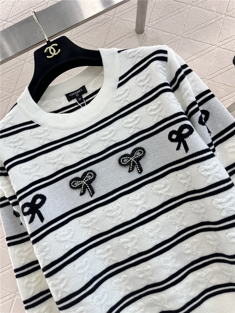 Ch**el bow jacquard striped sweater black/white