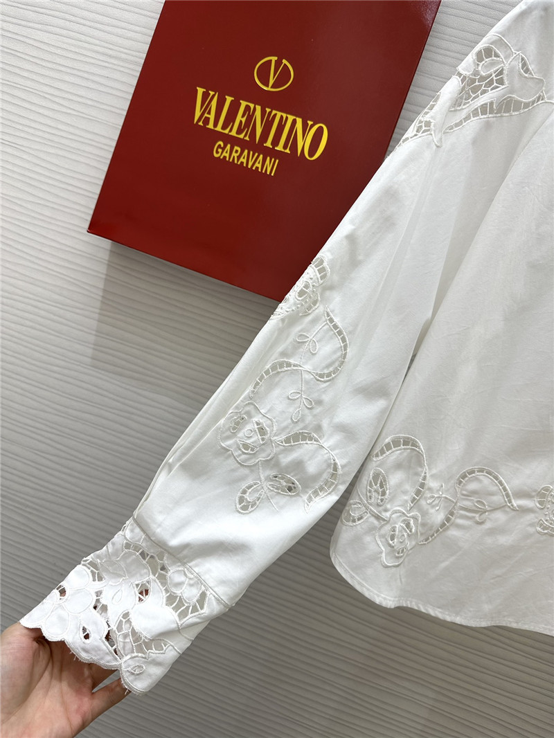 Va1e*ntin0 hollow embroidery round neck shirt replica clothing
