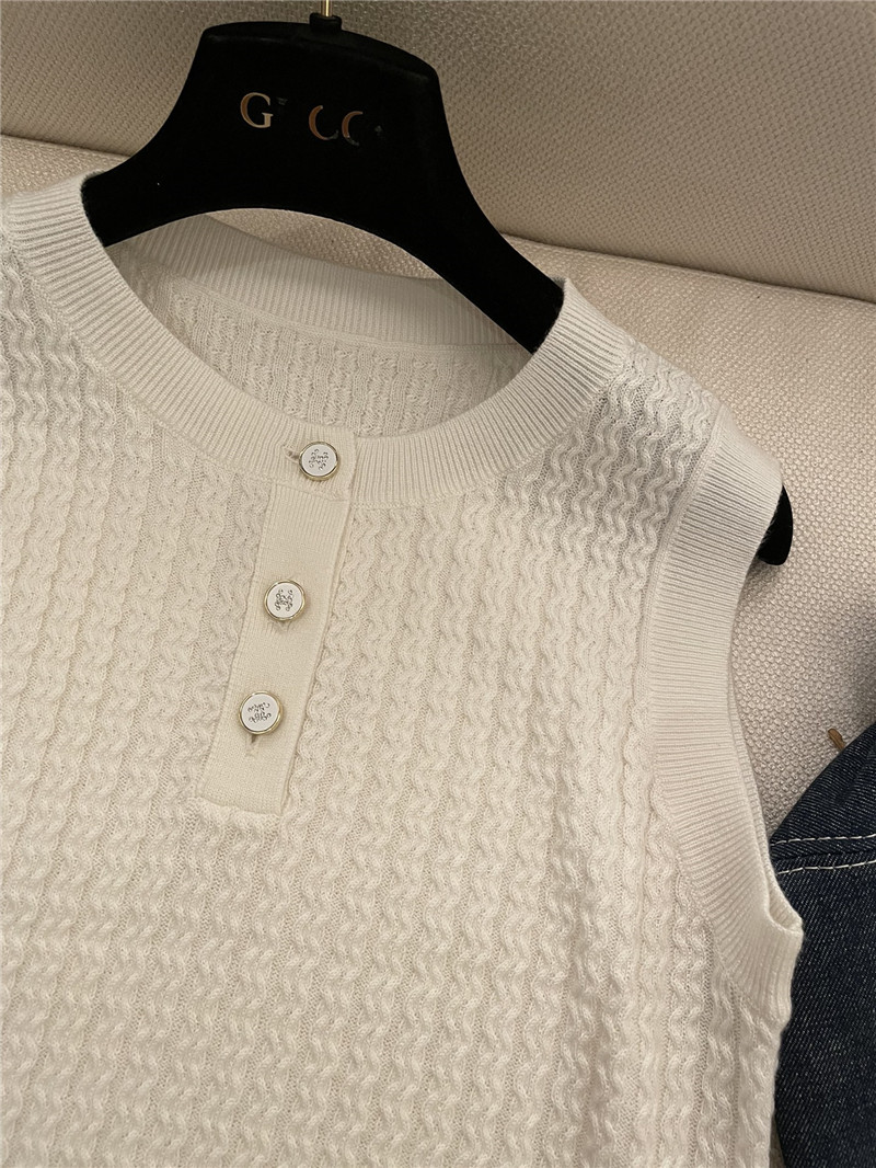 Ch**el buttons texture knitted vest white