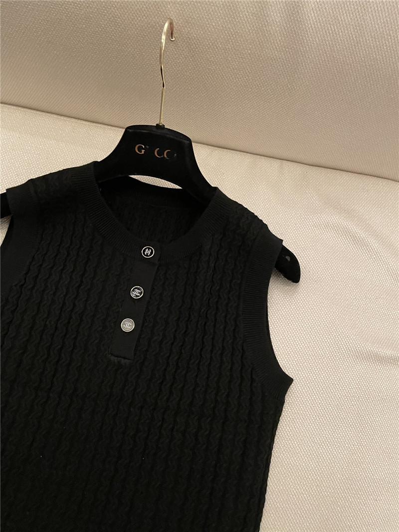 Ch**el buttons texture knitted vest black