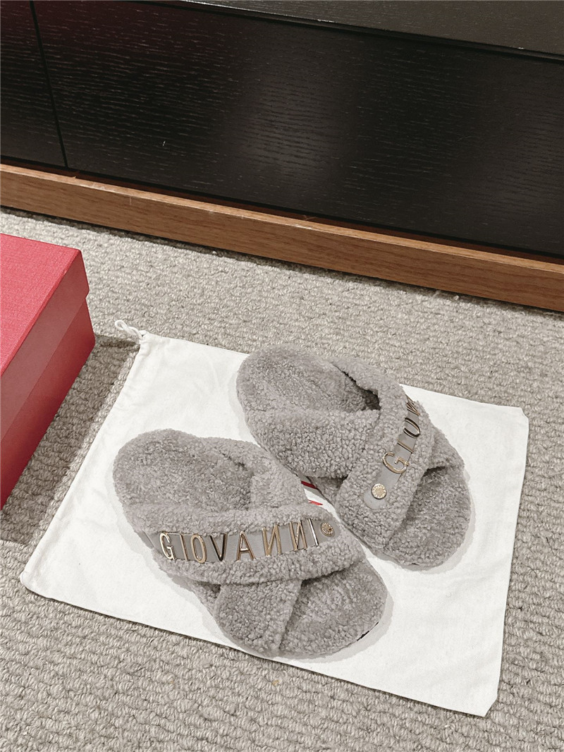 Va1e*ntin0 giovanni grey shearling slides