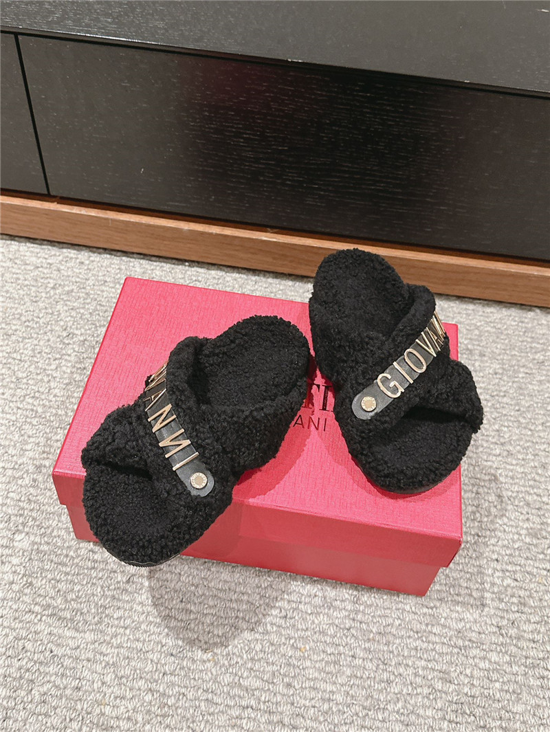 Va1e*ntin0 giovanni shearling slides black