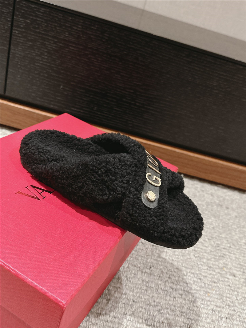 Va1e*ntin0 giovanni shearling slides black