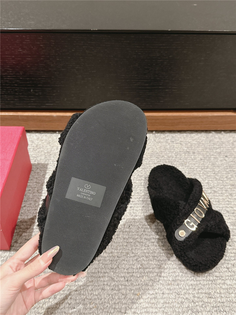 Va1e*ntin0 giovanni shearling slides black