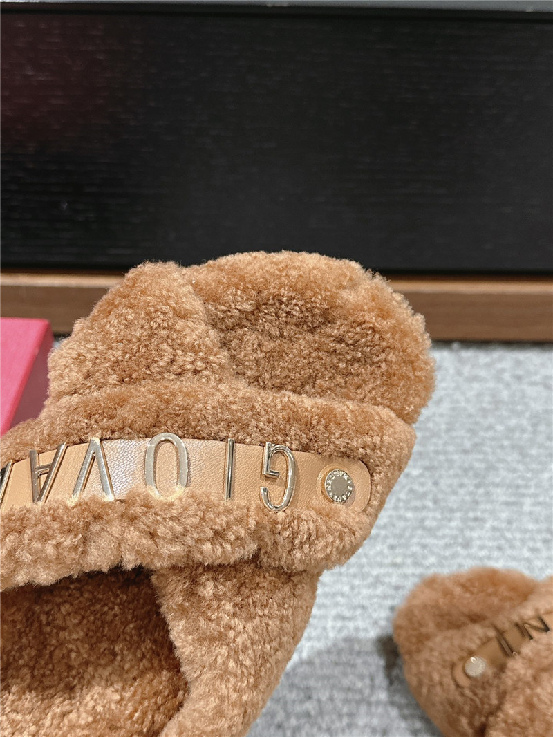 Va1e*ntin0 giovanni shearling slides brown