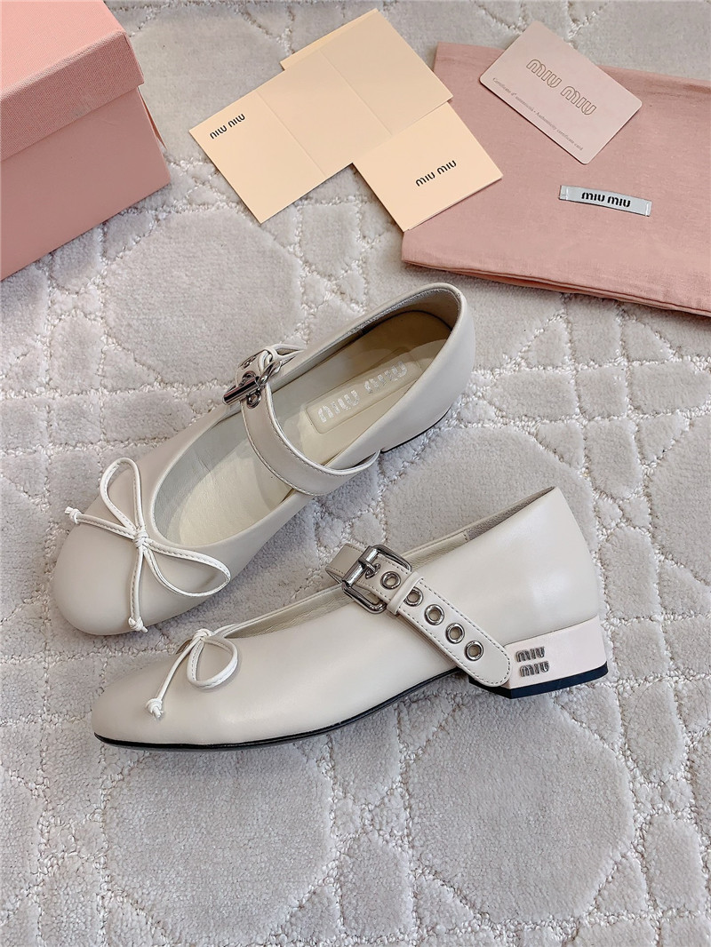 Miu Miu 25 Leather Mary Jane Pumps Neutral
