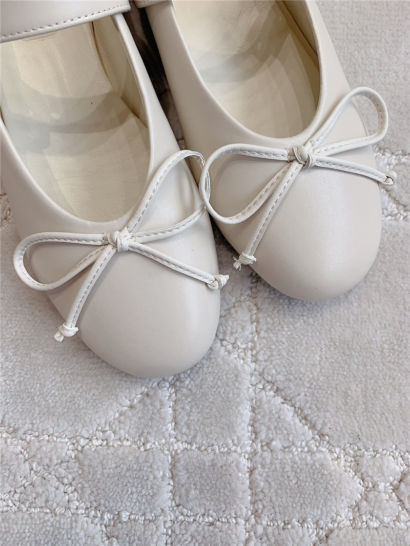 Miu Miu 25 Leather Mary Jane Pumps Neutral