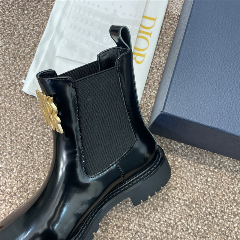 D10r patent leather chelsea boots