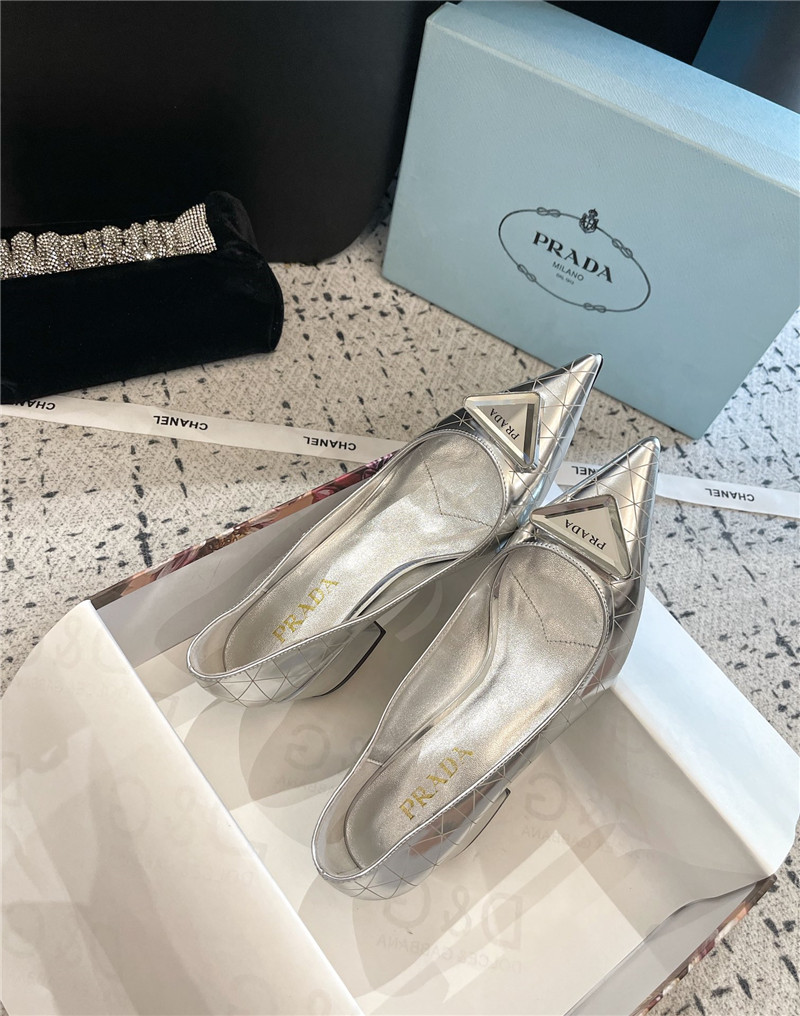 Pra*a triangle logo silver brushed leather pumps