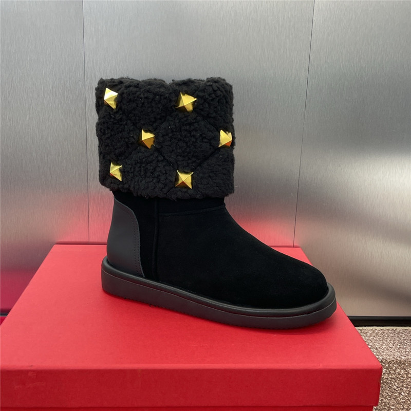 Va1e*ntin0 shearling studs suede leather ankle boots
