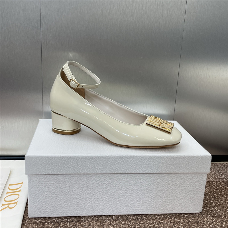 D10r miss D10r graffiti pumps ivory patent calfskin