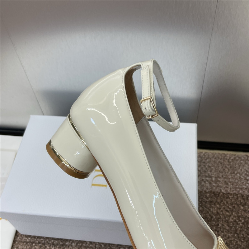 D10r miss D10r graffiti pumps ivory patent calfskin