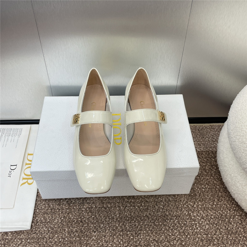 D10r miss D10r strap pumps ivory patent calfskin