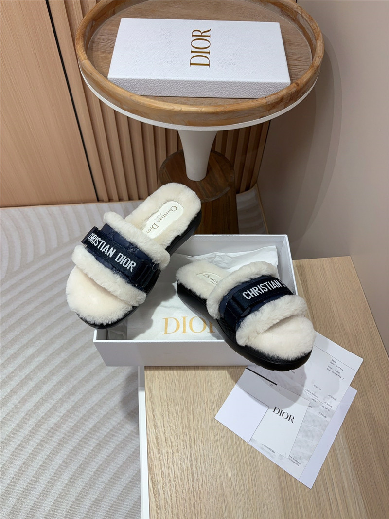 D10r evolution slides navy/white quilted leather & fur