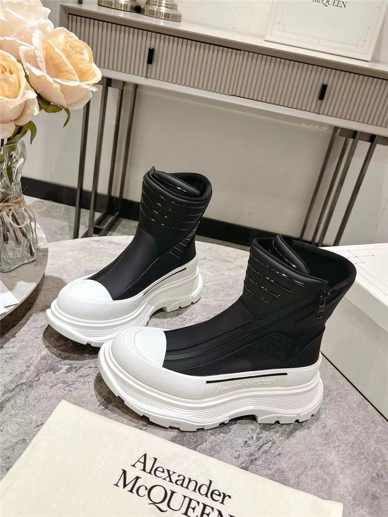 a1exa*der Mcqv*en tread slick high top sneakers
