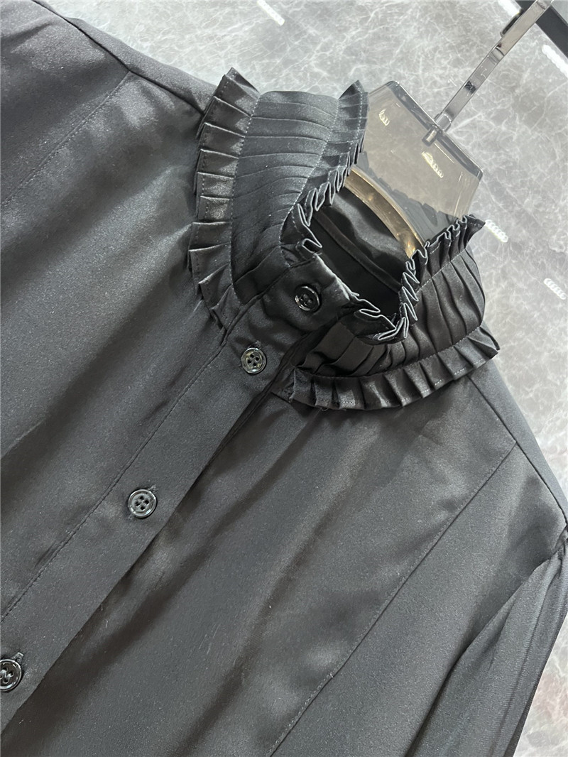 l0vis Vvtt0n lv pleated lace collar silk shirt replica clothes