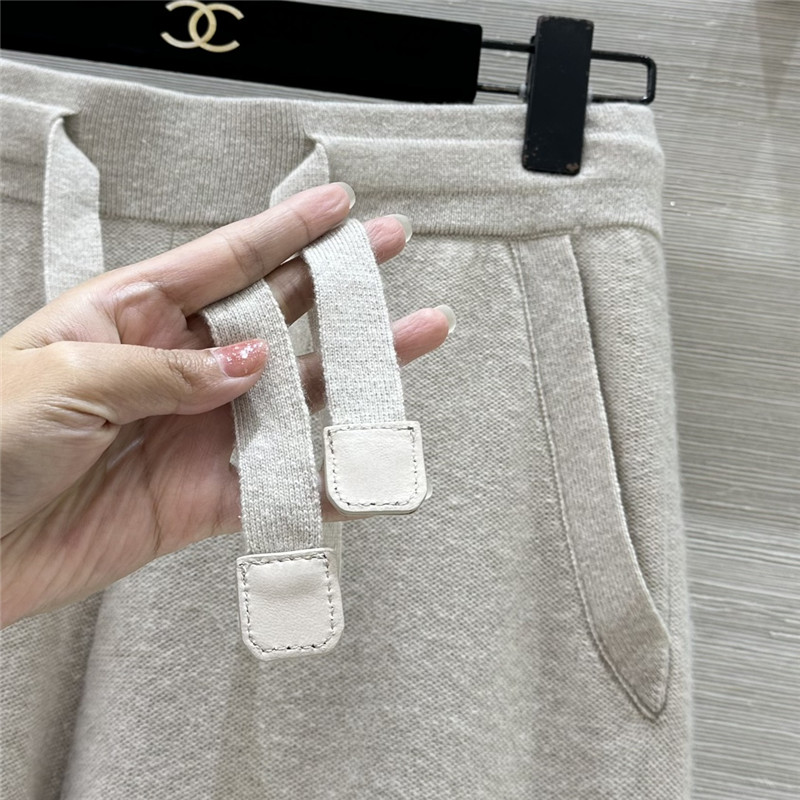 L0r0 P1ana elegant cashmere suit replica clothing sites