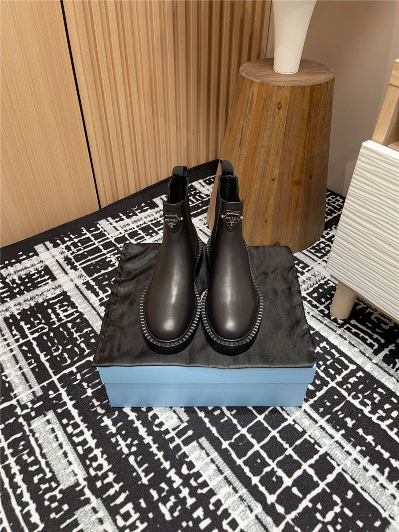 Pra*a logo leather chelsea boots