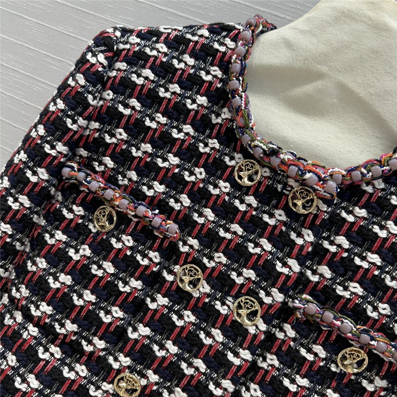Ch**el short coat