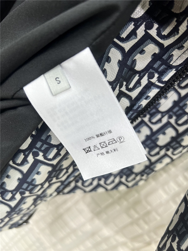 D10r jacquard logo jacket