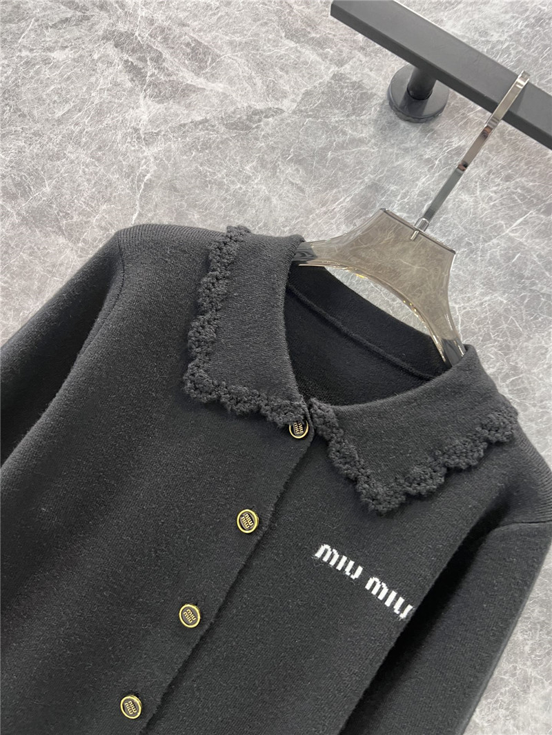 Miu Miu Logo-Intarsia Lace Lapel Cardigan in Black