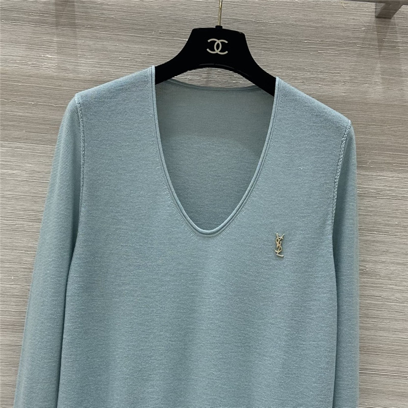 Y51 v-neck merino wool sweater cyan-blue