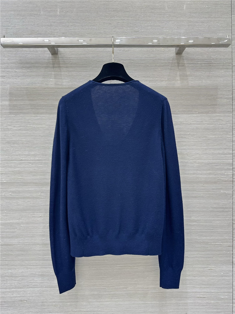 Y51 v-neck merino wool sweater blue