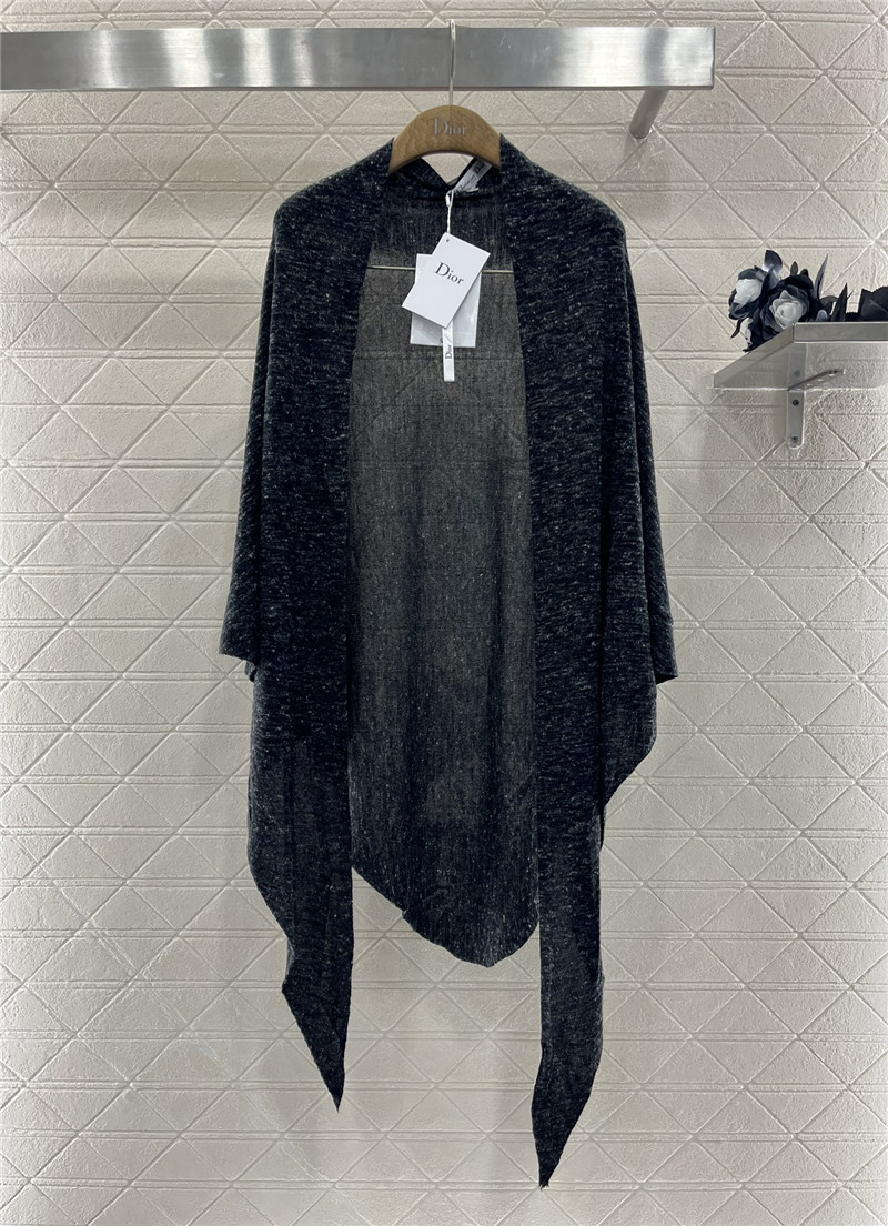 D10r wool knitted shawl