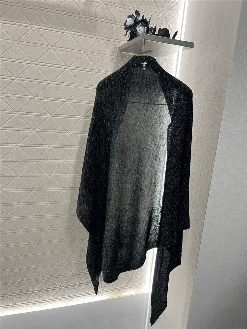 D10r wool knitted shawl