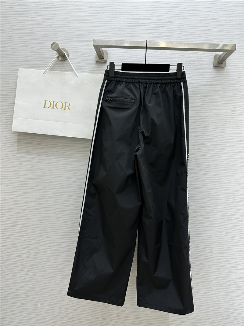 D10r casual trousers