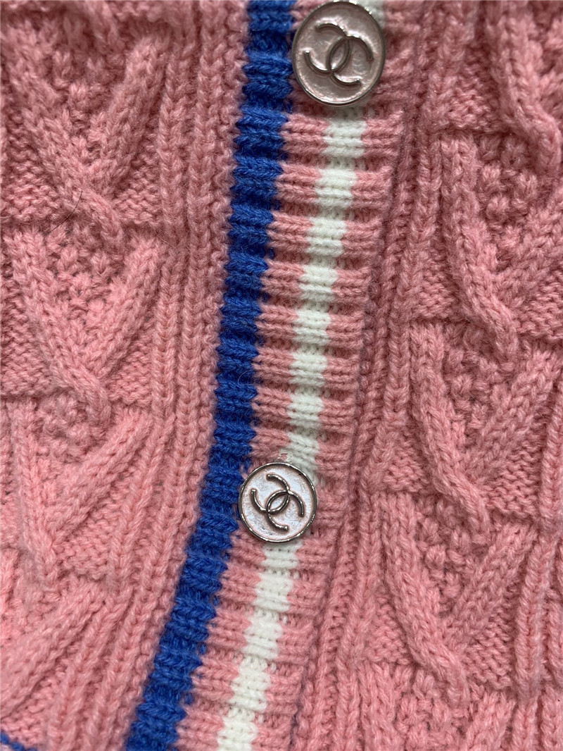 Ch**el v-neck contrast cardigan vest in pink
