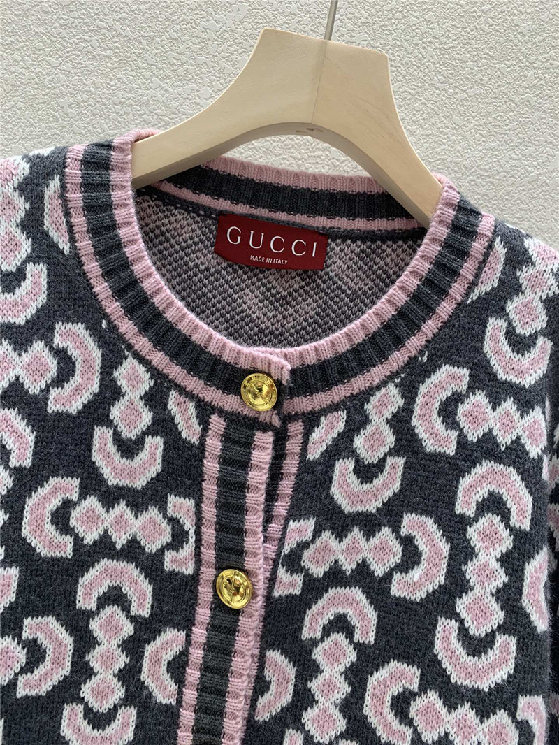 Gvc*1 oblique crewneck cardigan grey/pink