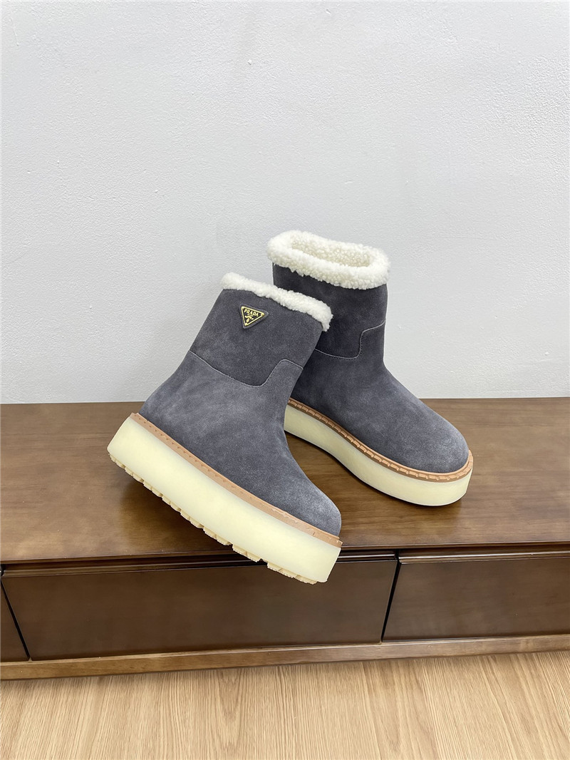 Pra*a triangle-logo platform suede snow boots
