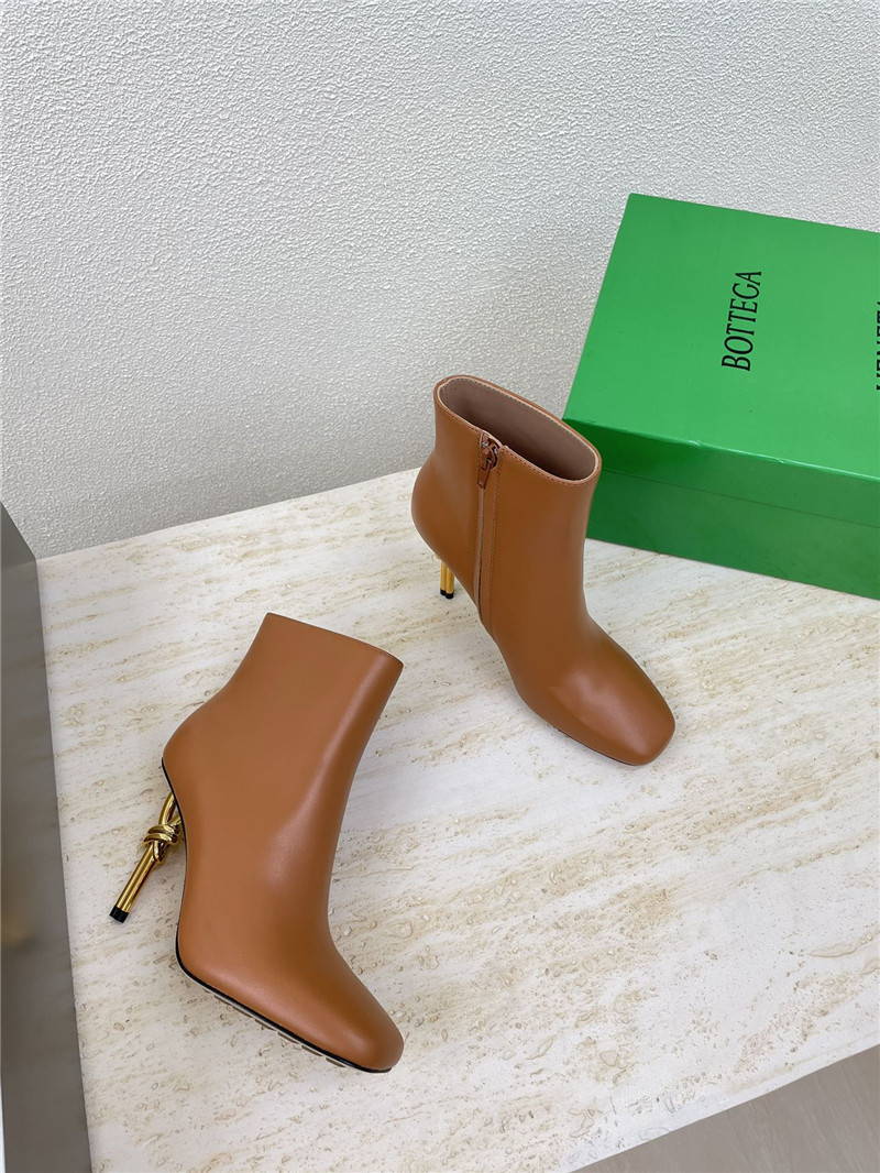b0tt*ga Ven*ta brown sculpted heel ankle boots