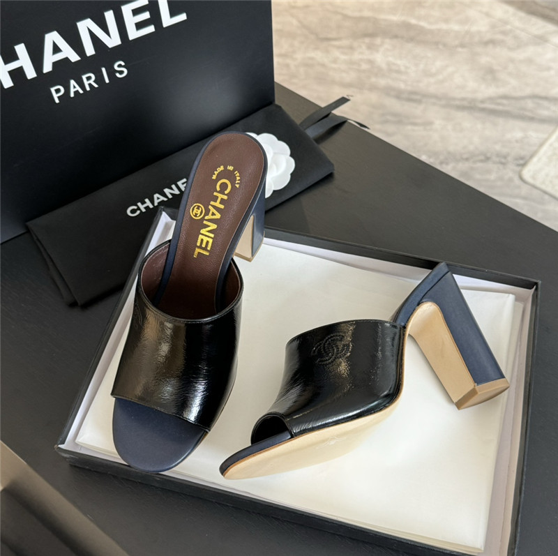 Ch**el black pattern chunky heel mule sandals