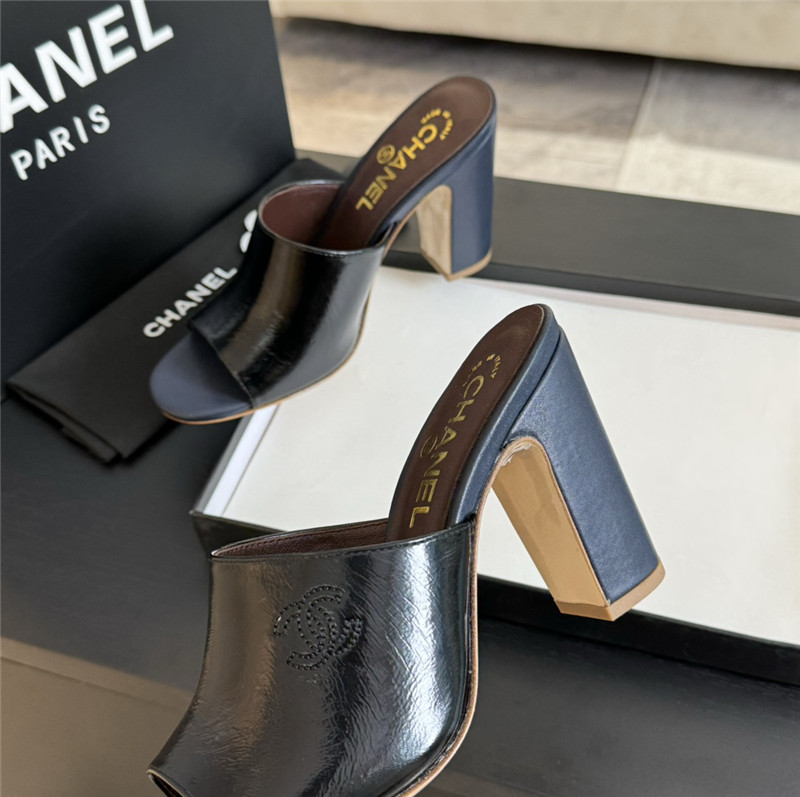 Ch**el black pattern chunky heel mule sandals