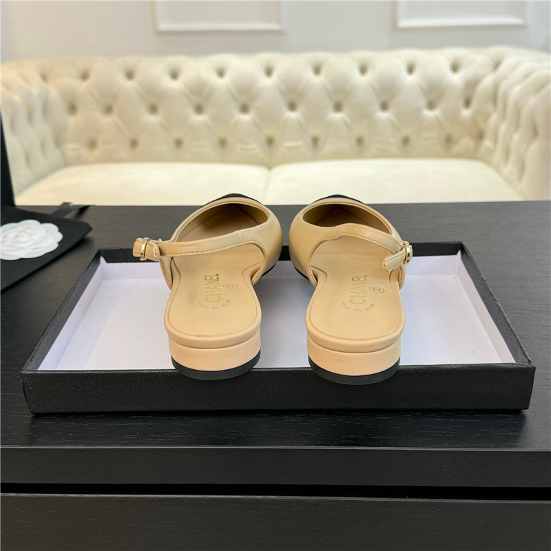 Ch**el flat slingbacks in beige/black calfskin