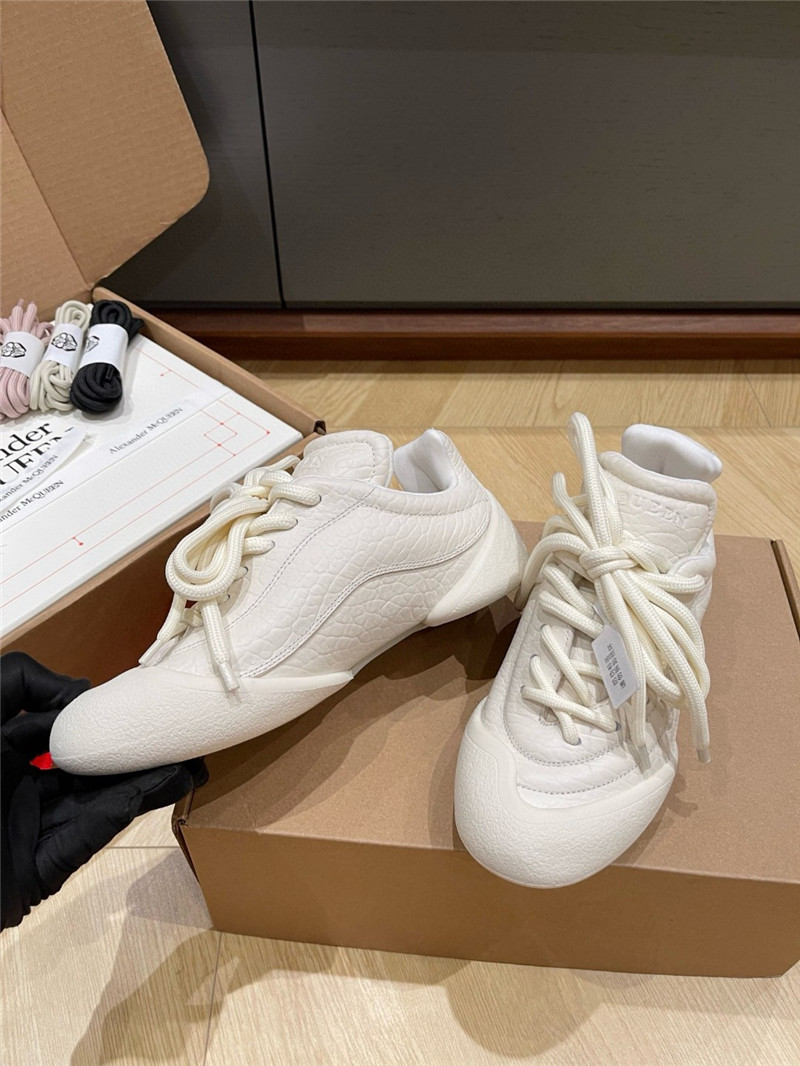 a1exa*der Mcqv*en flexion sneakers white