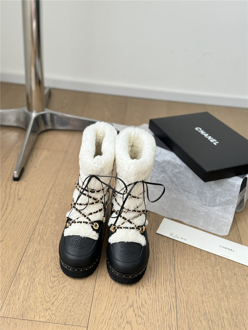 Ch**el white calfskin wool snow boots