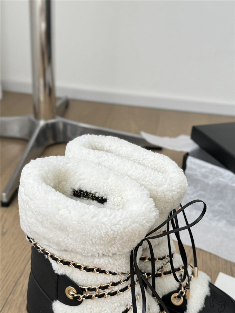 Ch**el white calfskin wool snow boots