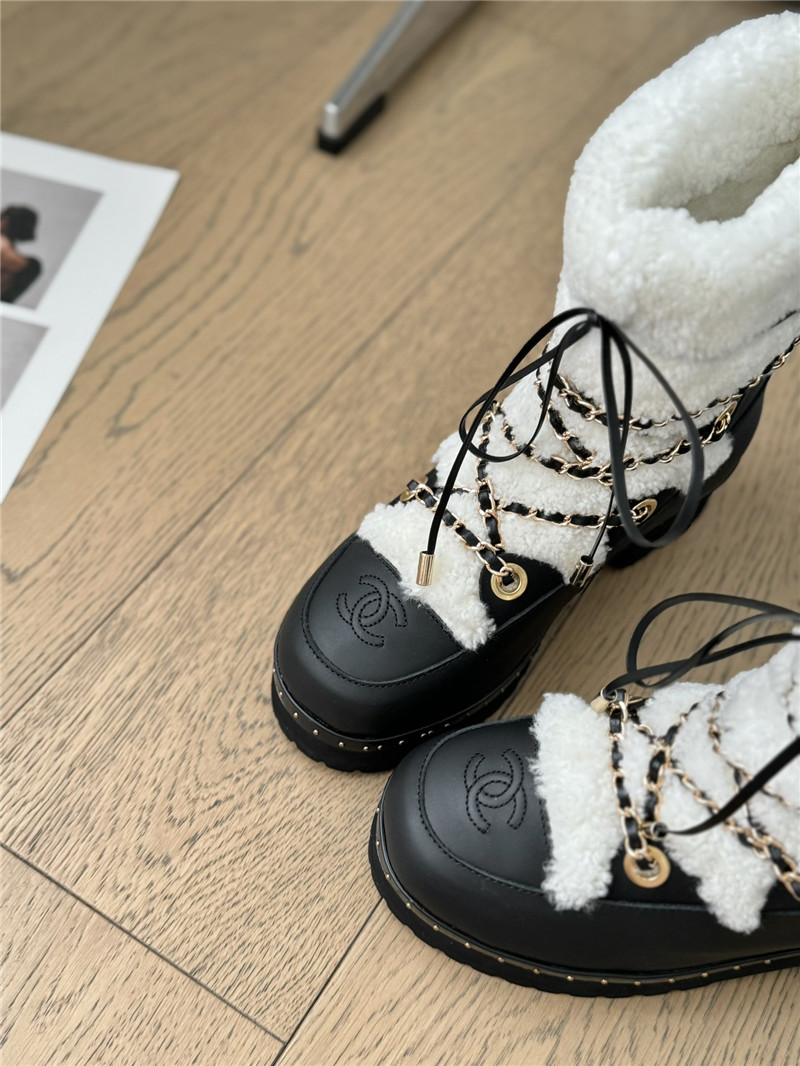 Ch**el white calfskin wool snow boots