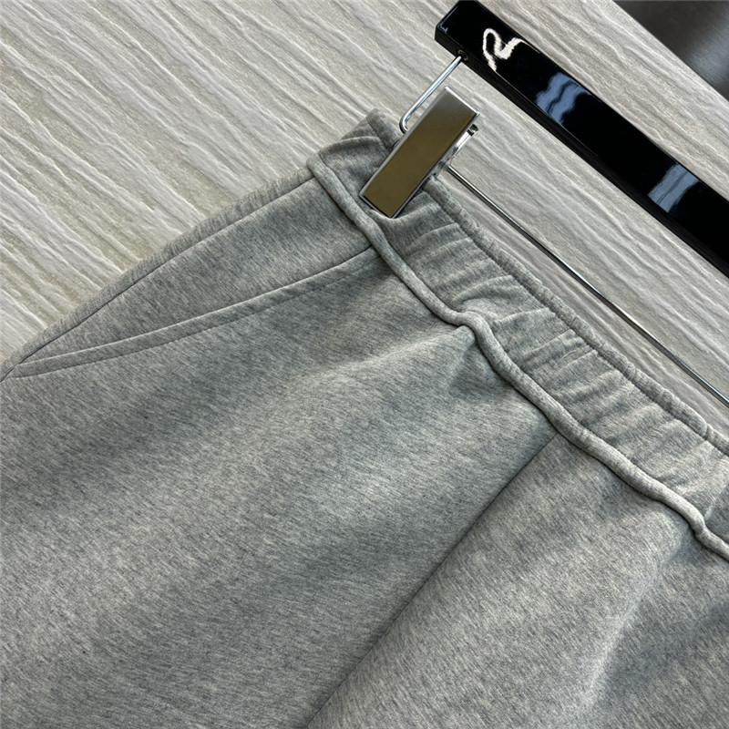 Gvc*1 elastic waist shorts