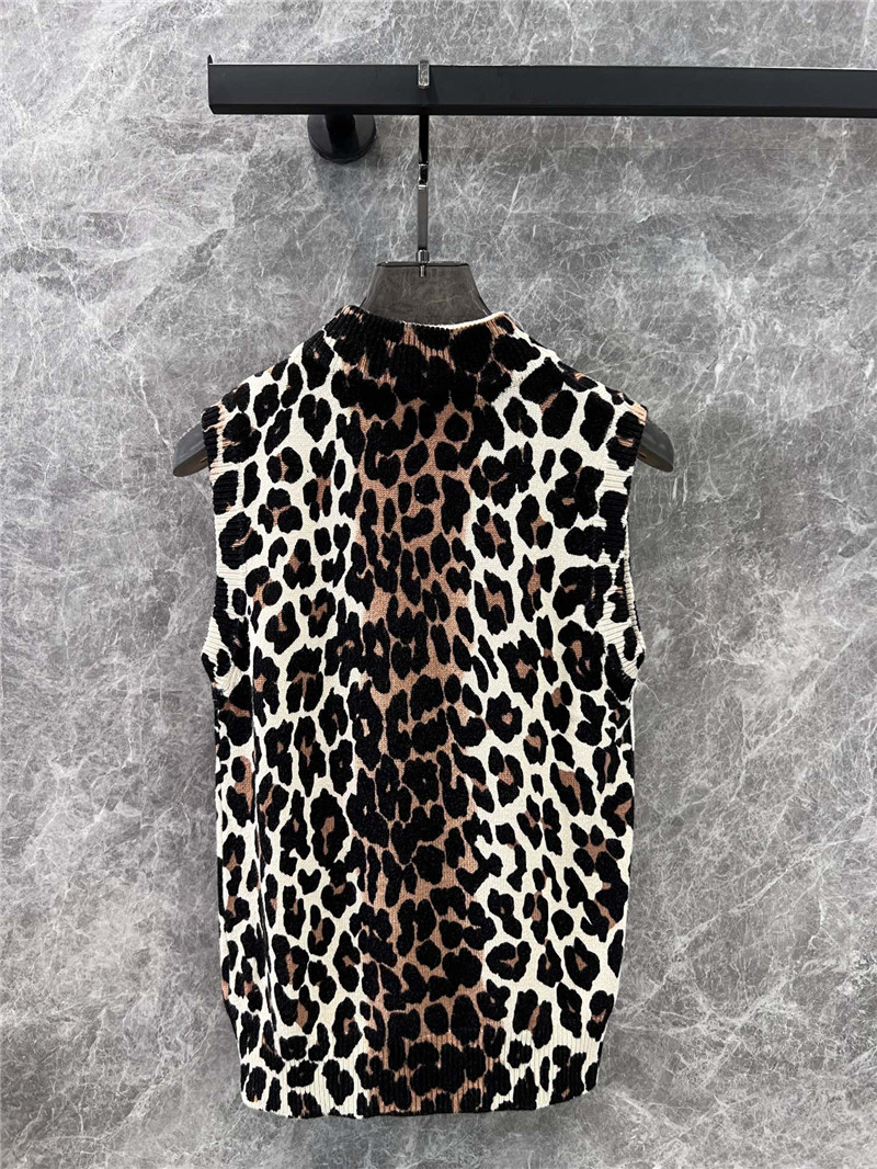 Ce1i*e turtleneck leopard sweater vest