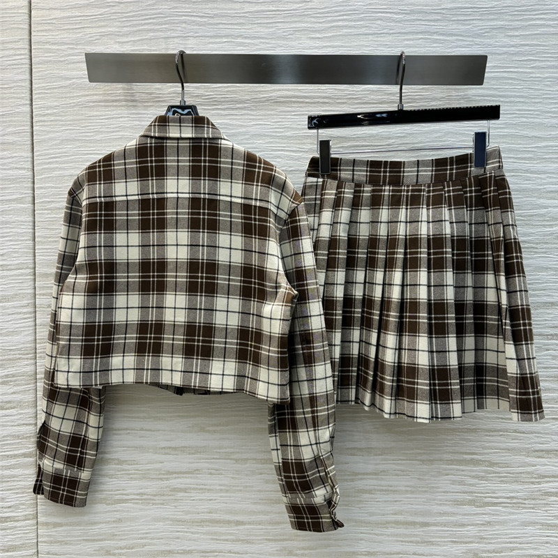 M1um1u jacket + leather button pleated skirt