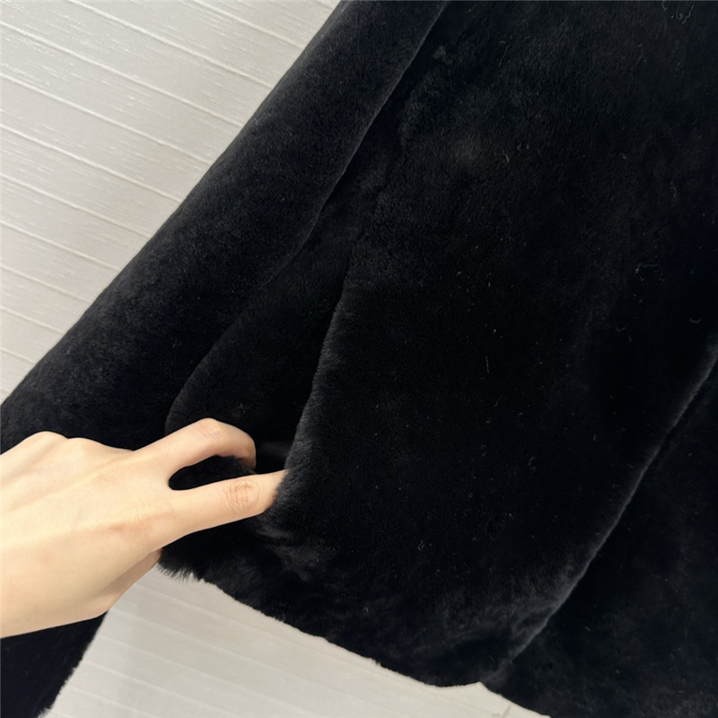 Pra*a short coat