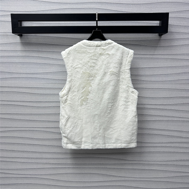 M1um1u vest
