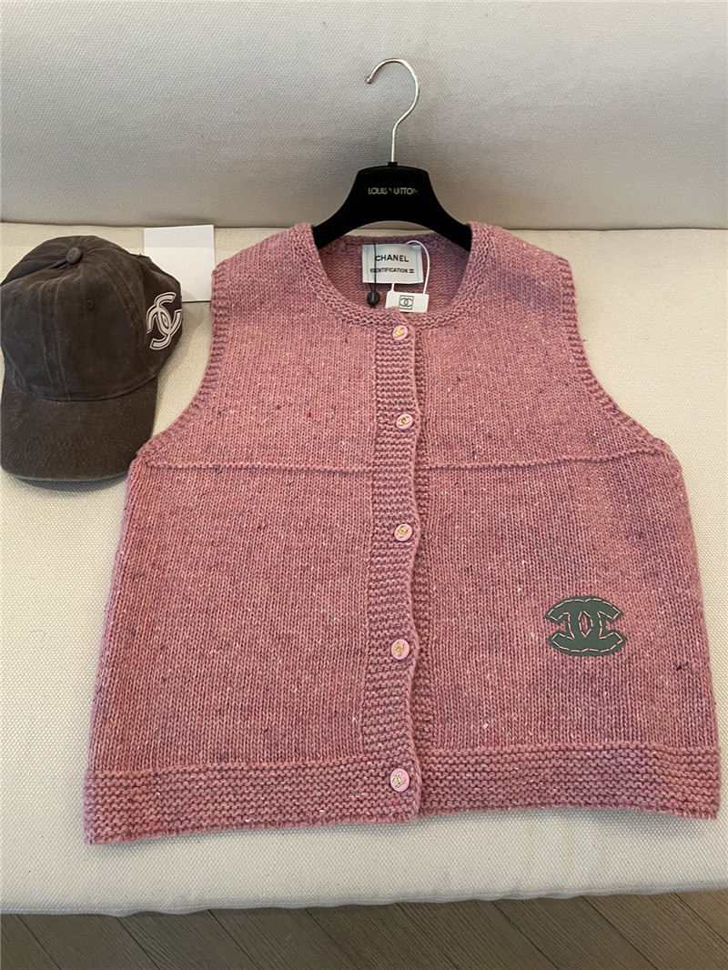 Ch**el vest