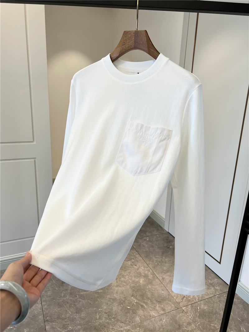 Pra*a solid color t-shirt