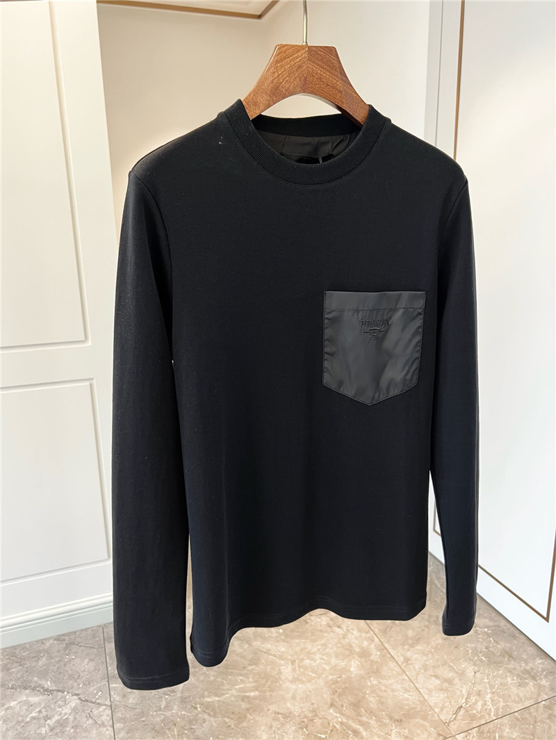 Pra*a solid color t-shirt